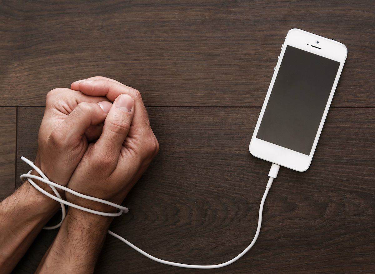 اعتیاد به موبایل