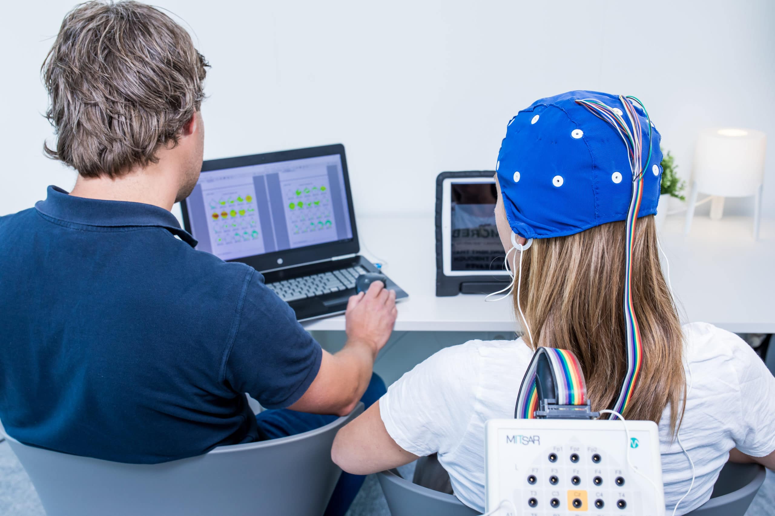 تأثیر نوروفیدبک بر کاهش بدگمانی